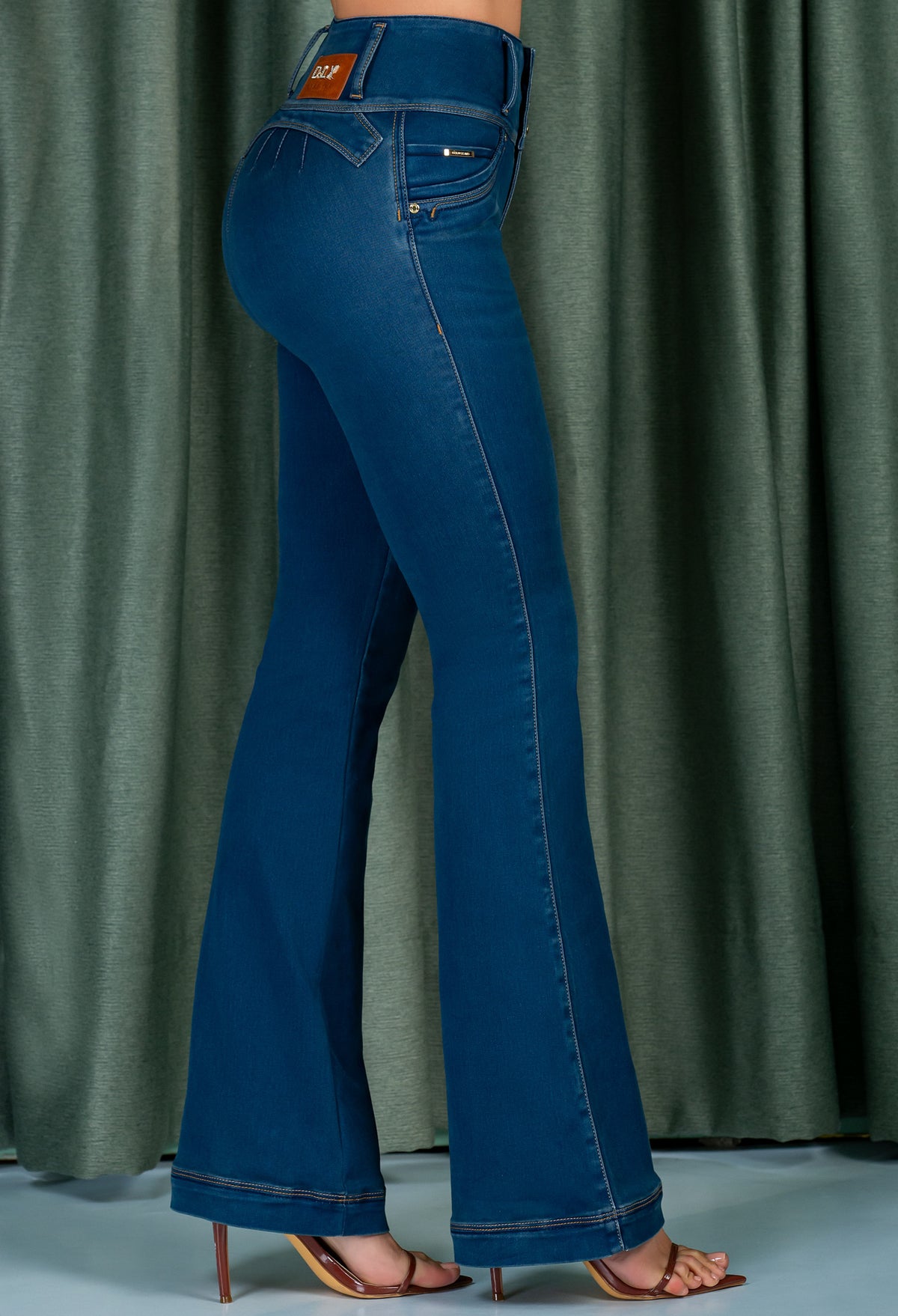 JEAN AI 7213