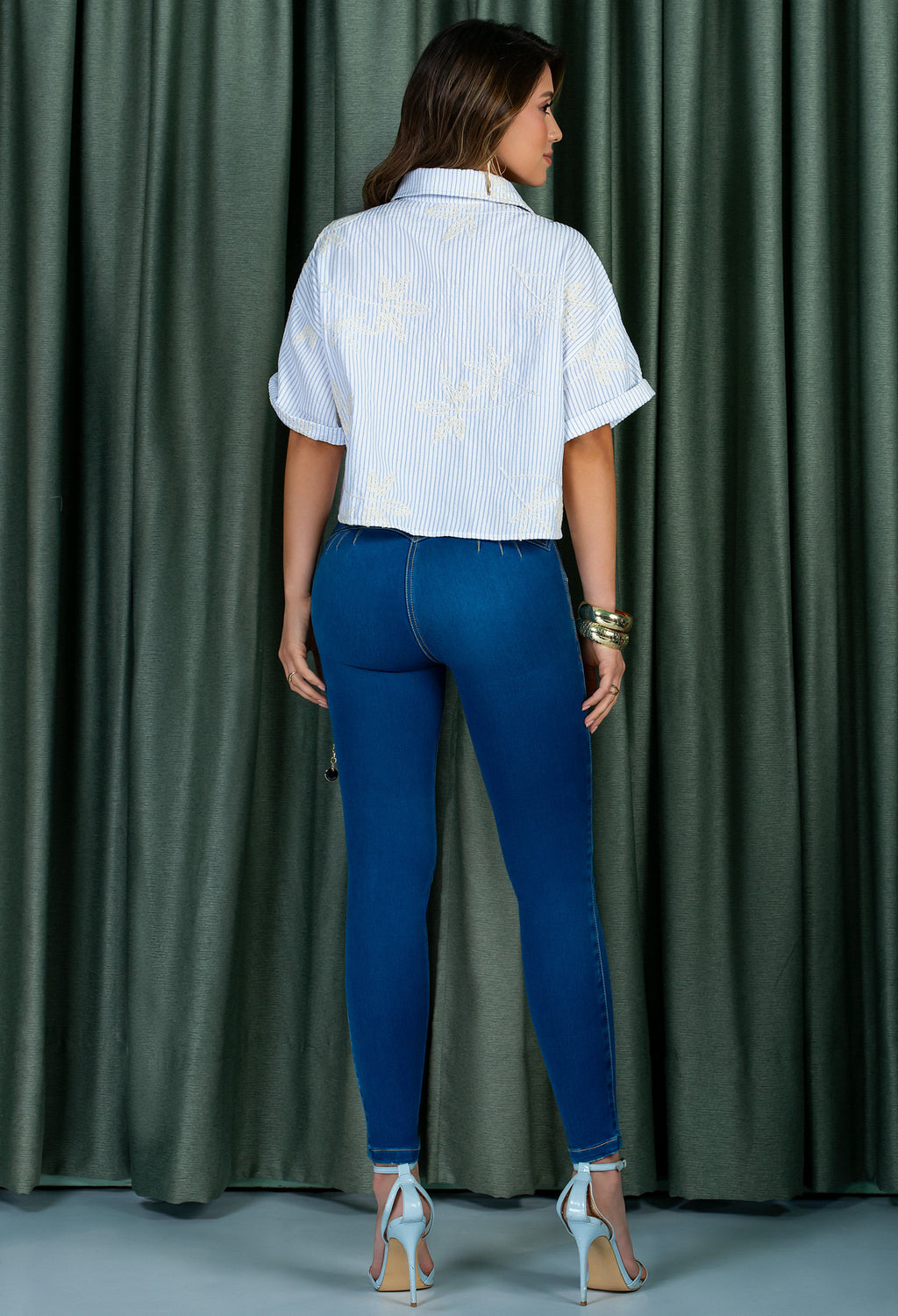 BLUSA AB 1972
