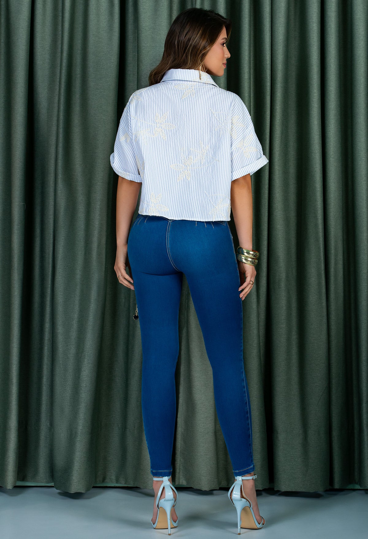 BLUSA AB 1972